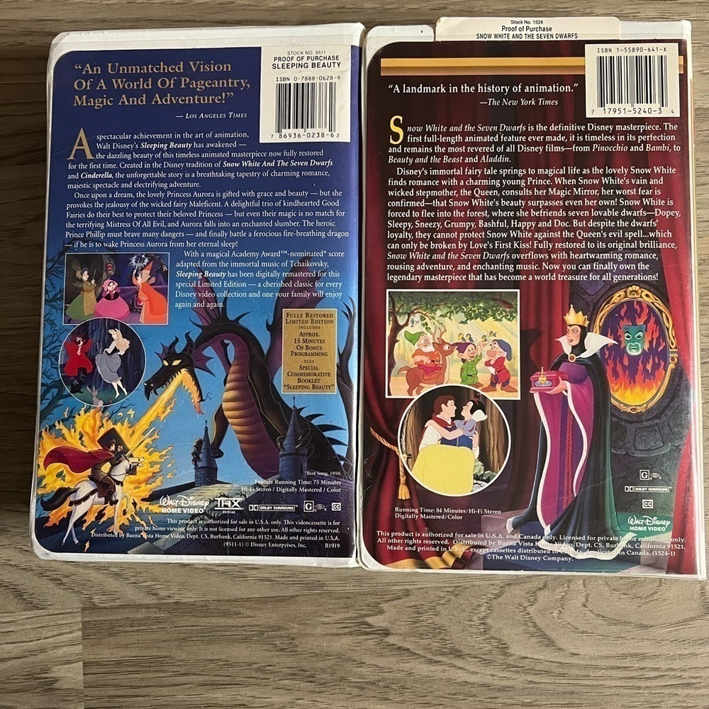 Vintage Disney Princess VHS Bundle featuring Sleeping Beauty and Snow White - Picture 2 of 7